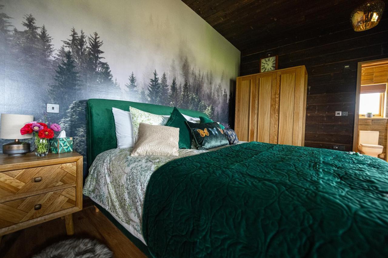 Luxury Log Cabin With A Hot Tub Stone  Εξωτερικό φωτογραφία